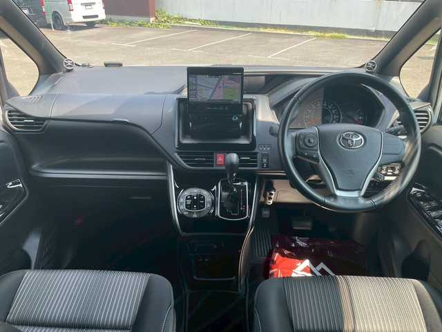 トヨタ ヴォクシー ZS 煌 宮崎県 2017(平29)年 5.4万km ホワイトパールクリスタルシャイン クルーズコントロール　/両側パワースライド　/ＥＴＣ　/ドラレコ　/ＬＥＤ　/純正フロアマット　/ＳＤナビ　/フルセグ　/Ｂｌｕｅｔｏｏｔｈ　/ＤＶＤ　/ＣＤ　/ＣａＴＴｏｚｚａｒｉａスピーカー