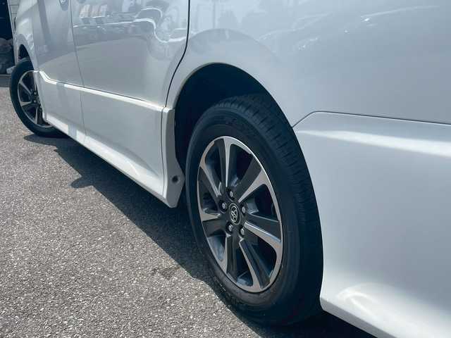 トヨタ ヴォクシー ZS 煌 宮崎県 2017(平29)年 5.4万km ホワイトパールクリスタルシャイン クルーズコントロール　/両側パワースライド　/ＥＴＣ　/ドラレコ　/ＬＥＤ　/純正フロアマット　/ＳＤナビ　/フルセグ　/Ｂｌｕｅｔｏｏｔｈ　/ＤＶＤ　/ＣＤ　/ＣａＴＴｏｚｚａｒｉａスピーカー