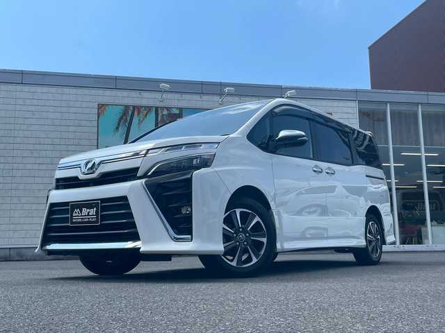 トヨタ ヴォクシー ZS 煌 宮崎県 2017(平29)年 5.4万km ホワイトパールクリスタルシャイン クルーズコントロール　/両側パワースライド　/ＥＴＣ　/ドラレコ　/ＬＥＤ　/純正フロアマット　/ＳＤナビ　/フルセグ　/Ｂｌｕｅｔｏｏｔｈ　/ＤＶＤ　/ＣＤ　/ＣａＴＴｏｚｚａｒｉａスピーカー