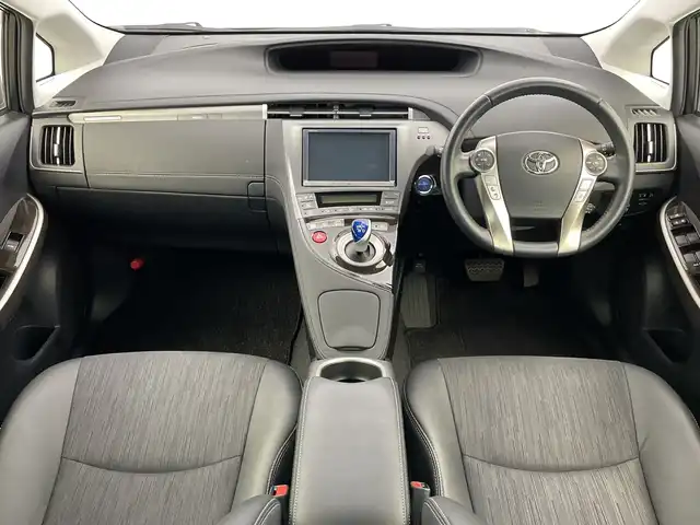 トヨタ プリウス ＰＨＶ G 新潟県 2013(平25)年 4.6万km ダークブルーマイカ 純正ナビ　/バックカメラ　/ハーフレザーシート　/追従クルーズコントロール/プラグインHV　/D席パワーシート　/前席シートヒーター　/衝突軽減　/ハロゲンオートライト　/地デジ　/ハンドルヒーター　/純正ETC　/純正１５インチアルミホイール/純正フロアマット/スマートキー/スペアキー