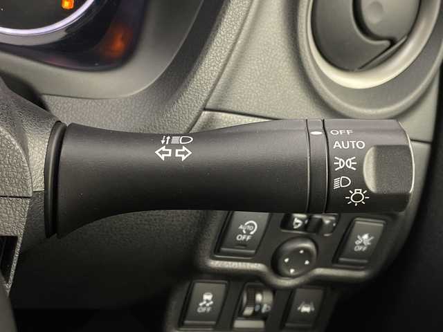 日産 ノート X DIG－S 新潟県 2018(平30)年 2.8万km ガーネットレッド 純正メモリナビ/（BT/FM/AM/フルセグTV/DVD)/全周囲カメラ/前後ドライブレコーダー/デジタルインナーミラー/電格ミラー/ドアバイザー/ヘッドライトレベライザー/ETC
