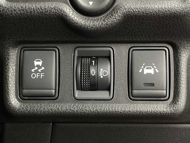 日産 ノート X DIG－S 新潟県 2018(平30)年 2.8万km ガーネットレッド 純正メモリナビ/（BT/FM/AM/フルセグTV/DVD)/全周囲カメラ/前後ドライブレコーダー/デジタルインナーミラー/電格ミラー/ドアバイザー/ヘッドライトレベライザー/ETC