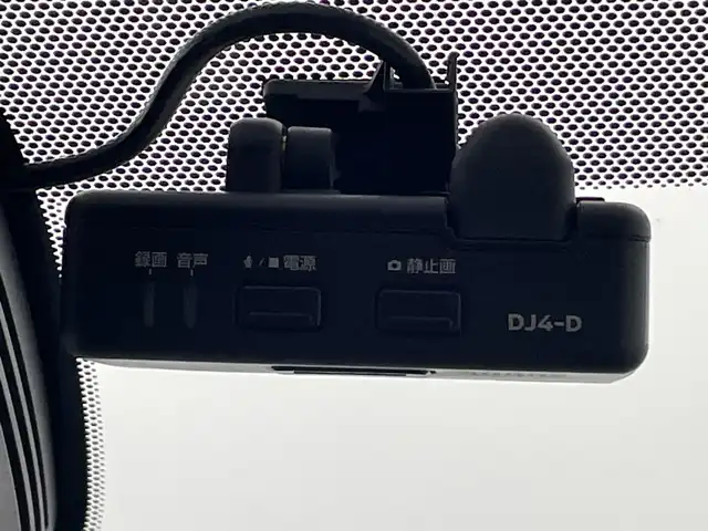 日産 セレナ e－パワー ハイウェイスター V 愛知県 2019(令1)年 6.9万km ブリリアントホワイトパール 2トーン 純正ナビ/・フルセグ/・Bluetooth/・CD/・DVD/・ブルーレイ/全周囲カメラ/フリップダウンモニター/両側パワースライドドア/クルコン/ETC/前後ドライブレコーダー/ABS/レーンキープアシスト/盗難防止装置/前後コーナーセンサー/衝突軽減ブレーキ/横滑り防止装置/オートライト/LEDヘッドライト/パワーステアリング/パワーウィンドウ/純正アルミホイール/純正フロアマット