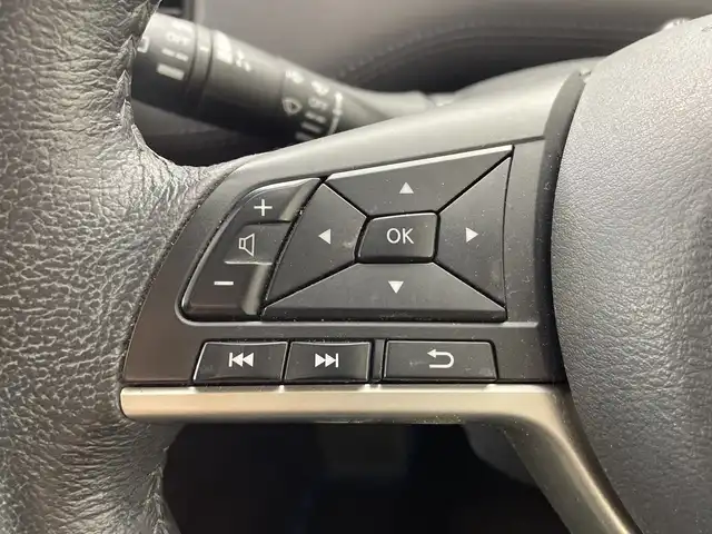 日産 セレナ e－パワー ハイウェイスター V 愛知県 2019(令1)年 6.9万km ブリリアントホワイトパール 2トーン 純正ナビ/・フルセグ/・Bluetooth/・CD/・DVD/・ブルーレイ/全周囲カメラ/フリップダウンモニター/両側パワースライドドア/クルコン/ETC/前後ドライブレコーダー/ABS/レーンキープアシスト/盗難防止装置/前後コーナーセンサー/衝突軽減ブレーキ/横滑り防止装置/オートライト/LEDヘッドライト/パワーステアリング/パワーウィンドウ/純正アルミホイール/純正フロアマット