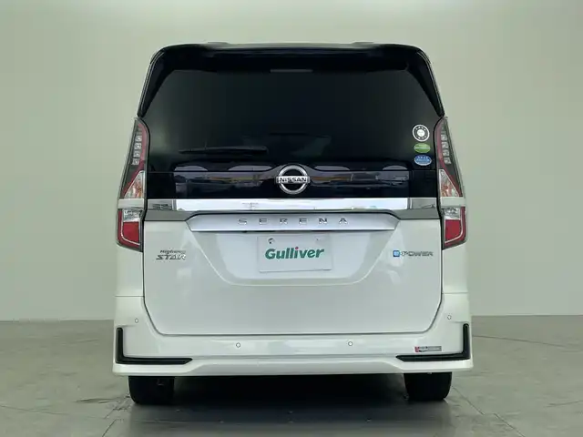 日産 セレナ e－パワー ハイウェイスター V 愛知県 2019(令1)年 6.9万km ブリリアントホワイトパール 2トーン 純正ナビ/・フルセグ/・Bluetooth/・CD/・DVD/・ブルーレイ/全周囲カメラ/フリップダウンモニター/両側パワースライドドア/クルコン/ETC/前後ドライブレコーダー/ABS/レーンキープアシスト/盗難防止装置/前後コーナーセンサー/衝突軽減ブレーキ/横滑り防止装置/オートライト/LEDヘッドライト/パワーステアリング/パワーウィンドウ/純正アルミホイール/純正フロアマット