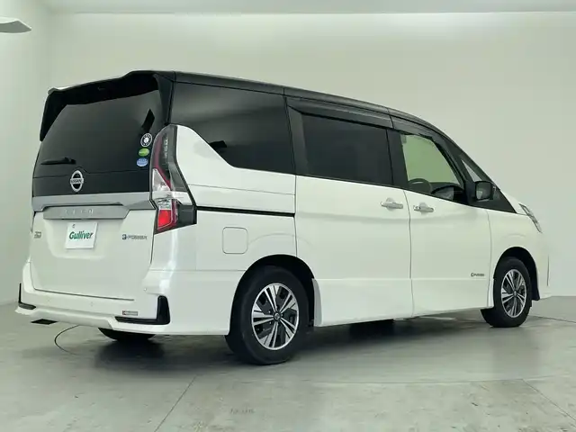 日産 セレナ e－パワー ハイウェイスター V 愛知県 2019(令1)年 6.9万km ブリリアントホワイトパール 2トーン 純正ナビ/・フルセグ/・Bluetooth/・CD/・DVD/・ブルーレイ/全周囲カメラ/フリップダウンモニター/両側パワースライドドア/クルコン/ETC/前後ドライブレコーダー/ABS/レーンキープアシスト/盗難防止装置/前後コーナーセンサー/衝突軽減ブレーキ/横滑り防止装置/オートライト/LEDヘッドライト/パワーステアリング/パワーウィンドウ/純正アルミホイール/純正フロアマット