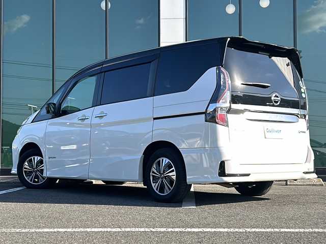 日産 セレナ e－パワー ハイウェイスター V 福岡県 2019(令1)年 6.9万km ブリリアントホワイトパール 2トーン 9型純正SDナビ/・フルセグ　Bluetooth　CD　DVD　ブルーレイ/全周囲カメラ/純正フリップダウンモニター/両側パワースライドドア/クルーズコントロール/ETC/前後ドライブレコーダー/ABS/レーンキープアシスト/盗難防止装置/前後コーナーセンサー/衝突軽減ブレーキ/横滑り防止装置/オートライト/LEDヘッドライト/パワーステアリング/パワーウィンドウ/純正アルミホイール/純正フロアマット