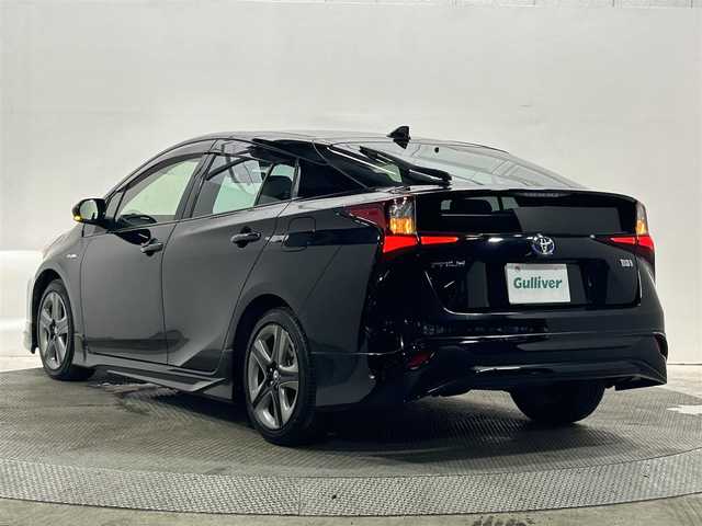 トヨタ プリウス S ツーリングセレクション 大阪府 2019(平31)年 2.2万km アティチュードブラックマイカ 登録時21215Km/ナビ　/バックカメラ　/ドラレコ/クルコン（追従あり）/レーンアシスト　/LEDオートライト　/オートマチックハイビーム　/フォグライト/シートヒーター　/モデリスタエアロ　/衝突被害軽減　/CD/DVD　/電格ミラー　/スペアキー/プッシュスタート/取説　/保証書