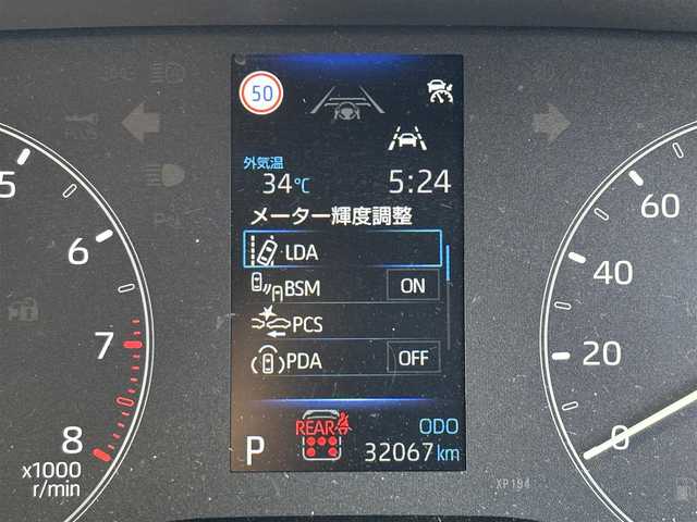 トヨタ シエンタ G 大分県 2022(令4)年 3.2万km ブラック ・純正ディスプレイ(CD.DVD.BT.USB)/・全方位カメラ/・フルセグテレビ/・フリップダウンモニター/・ETC/・両側パワースライドドア/・レーダークルーズコントロール/・トヨタセーフティセンス/・オートハイビーム/・ステアリングリモコン