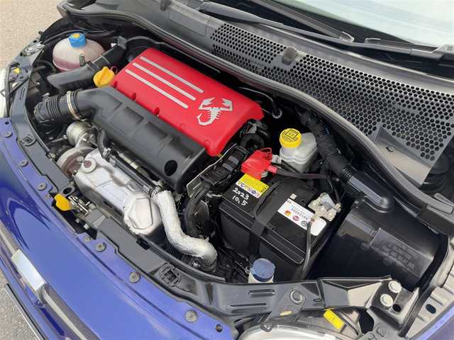 アバルト ５９５Ｃ ツーリズモ 千葉県 2018(平30)年 3.8万km 青Ⅱ 社外SDナビ/フルセグTV/Bluetooth/バックカメラ/コーナーセンサー/茶革シート/ETC/純正ドライブレコーダー/純正フロアマット/純正17インチアルミホイール/取扱説明書＆保証書