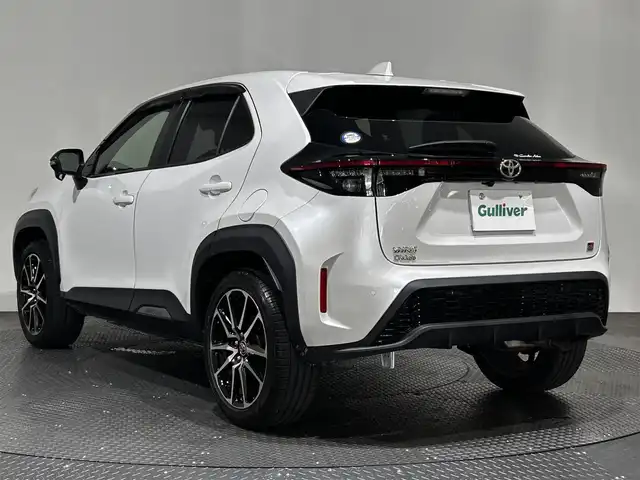トヨタ ヤリスクロス GRスポーツ 愛媛県 2023(令5)年 0.9万km プラチナホワイトパールマイカ ・８型ナビ（フルセグＴＶ・ＢＴ・ＵＳＢ・ＨＤＭＩ）/・全方位カメラ　/・前後ドラレコ　/・ＥＴＣ２．０　/・衝突軽減ブレーキ　/・レーンキープアシスト　/・レーダークルーズコントロール　/・ステアリングヒーター/・オートマチックハイビーム/・DN席シートヒーター/・スペアキー
