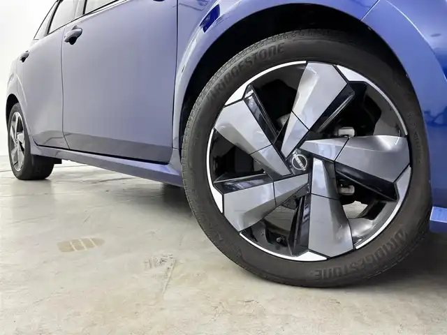 日産 オーラ G レザーエディション 福岡県 2022(令4)年 4.4万km オーロラフレアブルーパール 純正９型ナビ／フルセグＴＶ　/全方位カメラ　/ＢＯＳＥプレミアムサウンド　/ワイヤレス充電　/デジタルルームミラー　/前後ドライブレコーダー　/ＥＴＣ　/レーダー探知機　/エマージェンシーブレーキ　/レーンキープ　/ＢＳＭ　/ステアリングヒーター　/シートヒーター