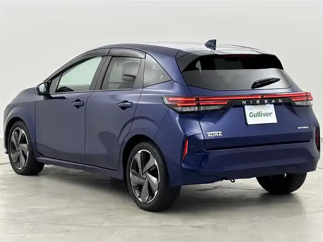 日産 オーラ G レザーエディション 福岡県 2022(令4)年 4.4万km オーロラフレアブルーパール 純正９型ナビ／フルセグＴＶ　/全方位カメラ　/ＢＯＳＥプレミアムサウンド　/ワイヤレス充電　/デジタルルームミラー　/前後ドライブレコーダー　/ＥＴＣ　/レーダー探知機　/エマージェンシーブレーキ　/レーンキープ　/ＢＳＭ　/ステアリングヒーター　/シートヒーター