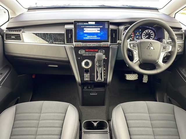 三菱 デリカＤ：５ シャモニー 岐阜県 2025(令7)年 0.1千km 黒 ALPINE11インチナビ/(CD/DVD/Bluetooth/USB)/ALPINEフリップダウンモニター/フルセグTV/HDMI/全方位カメラ/LEDヘッドライト/オートライト/オートマチックハイビーム/両側パワースライドドア/パワーバックドア/シートヒーター/ステアリングヒーター/パドルシフト/パワーシート/プッシュスタート/革巻きステアリング/衝突軽減ブレーキ/レーンキープアシスト/追従型クルーズコントロール