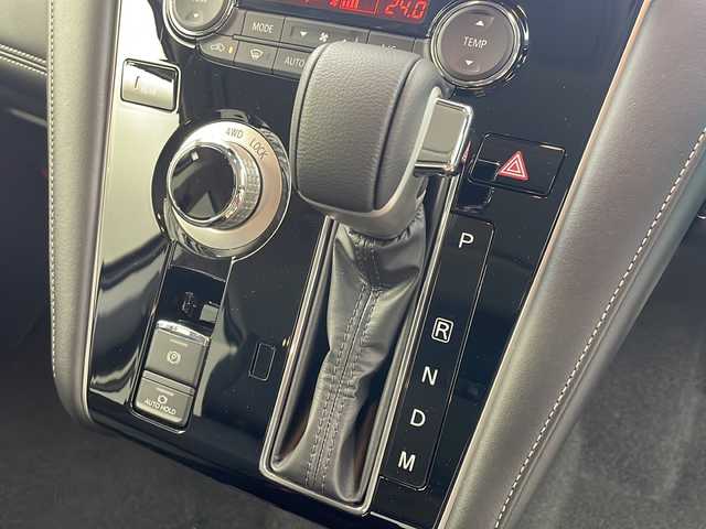 三菱 デリカＤ：５ シャモニー 岐阜県 2025(令7)年 0.1千km 黒 ALPINE11インチナビ/(CD/DVD/Bluetooth/USB)/ALPINEフリップダウンモニター/フルセグTV/HDMI/全方位カメラ/LEDヘッドライト/オートライト/オートマチックハイビーム/両側パワースライドドア/パワーバックドア/シートヒーター/ステアリングヒーター/パドルシフト/パワーシート/プッシュスタート/革巻きステアリング/衝突軽減ブレーキ/レーンキープアシスト/追従型クルーズコントロール