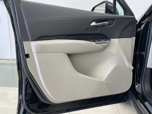 キャデラック ＸＴ４ プラチナム 岡山県 2022(令4)年 2.3万km 黒 レフトハンドル/HUD/LEDヘッドライト/純正20インチアルミ/ステアリングヒーター/スマートエントリー/コーナーセンサー/ETC/BOSEサラウンド/パノラマガラスサンルーフ/ACC/ライトプラチナムレザーシート/シートヒーター/シートベンチレーション/ステアリングヒーター/リアクロストラフィック/リア歩行者検知/ロケイターライト/アイドリングストップ/走行モード切替/ドラレコ/デジタルインナーミラー/PDC/純正ディスプレイオーディオ/アップルカープレイ/アンドロイドオート