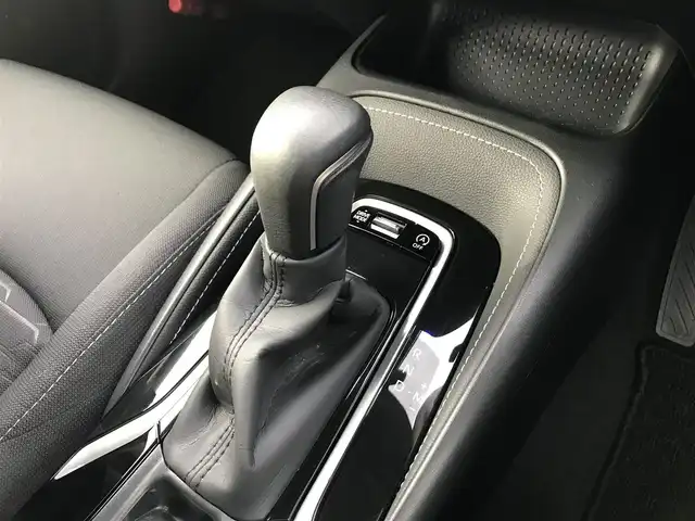 トヨタ カローラ スポーツ G 鳥取県 2020(令2)年 0.9万km プラチナホワイトパールマイカ ４・W・D/ターボ車/ワンオーナー/純正ナビ/BT/Miracast/バックカメラ/トヨタセーフティセンス/レーンキープアシスト/レーダークルーズコントロール/前後クリアランスソナー/LEDヘットライト/オートハイビーム/純正16インチアルミホイール/プッシュエンジンスタート/アイドリングストップ/スマートキー×2
