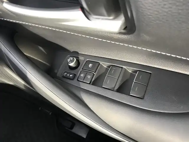 トヨタ カローラ スポーツ G 鳥取県 2020(令2)年 0.9万km プラチナホワイトパールマイカ ４・W・D/ターボ車/ワンオーナー/純正ナビ/BT/Miracast/バックカメラ/トヨタセーフティセンス/レーンキープアシスト/レーダークルーズコントロール/前後クリアランスソナー/LEDヘットライト/オートハイビーム/純正16インチアルミホイール/プッシュエンジンスタート/アイドリングストップ/スマートキー×2