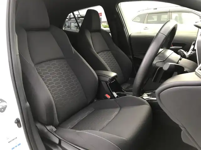 トヨタ カローラ スポーツ G 鳥取県 2020(令2)年 0.9万km プラチナホワイトパールマイカ ４・W・D/ターボ車/ワンオーナー/純正ナビ/BT/Miracast/バックカメラ/トヨタセーフティセンス/レーンキープアシスト/レーダークルーズコントロール/前後クリアランスソナー/LEDヘットライト/オートハイビーム/純正16インチアルミホイール/プッシュエンジンスタート/アイドリングストップ/スマートキー×2