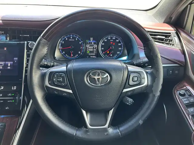 トヨタ ハリアー プレミアム 滋賀県 2017(平29)年 7.5万km ブラック モデリスタエアロ/モデリスタラゲージLEDライト/マイコン制御チルト＆スライド電動ムーンルーフ/JBLプレミアムサウンド/9インチ純正ナビ【510137】/(FM/AM/CD/DVD/フルセグ/Bluetooth)/ETC2.0/バックカメラ/プリクラッシュブレーキアシスト	/レーンキープアシスト	/レーダークルーズコントロール/運転席・助手席シートヒーター/シートメモリー/電動リアゲート/電動格納ミラー/アイドリングストップ/革巻きステアリング/ステアリングスイッチ/オートライト/LEDヘッドライト/フロントフォグ/オートマチックハイビーム/フルオートエアコン/プッシュスタート/スマートキー/純正フロアマット