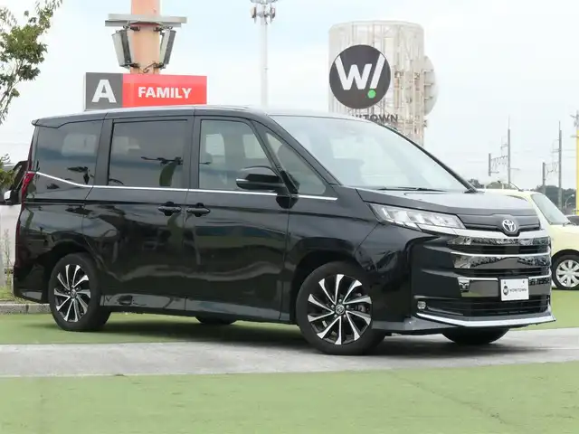 トヨタ ノア S－Z 千葉県 2022(令4)年 3.6万km アティチュードブラックマイカ Toyota Safety Sense/・プリクラッシュセーフティ/・レーンディパーチャーアラート/・オートハイビーム/・レーダークルーズコントロール/・ブラインドスポットモニタリング/TOYOTAチームメイト/・アドバンストパーク/両側パワースライドドア/純正コネクティッドナビ/地デジTV/【Bluetooth接続】/パノラミックビューモニター/ドライブレコーダー（前後撮影）/ハーフレザーシート/革巻きステアリング/ステアリングスイッチ/ETC/LEDヘッドライト/フォグライト/ウインカーミラー/クリアランスソナー/純正17インチアルミホイル/サイド/カーテンエアバッグ/スマートキー