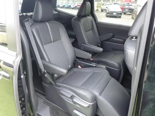 トヨタ ノア S－Z 千葉県 2022(令4)年 3.6万km アティチュードブラックマイカ Toyota Safety Sense/・プリクラッシュセーフティ/・レーンディパーチャーアラート/・オートハイビーム/・レーダークルーズコントロール/・ブラインドスポットモニタリング/TOYOTAチームメイト/・アドバンストパーク/両側パワースライドドア/純正コネクティッドナビ/地デジTV/【Bluetooth接続】/パノラミックビューモニター/ドライブレコーダー（前後撮影）/ハーフレザーシート/革巻きステアリング/ステアリングスイッチ/ETC/LEDヘッドライト/フォグライト/ウインカーミラー/クリアランスソナー/純正17インチアルミホイル/サイド/カーテンエアバッグ/スマートキー