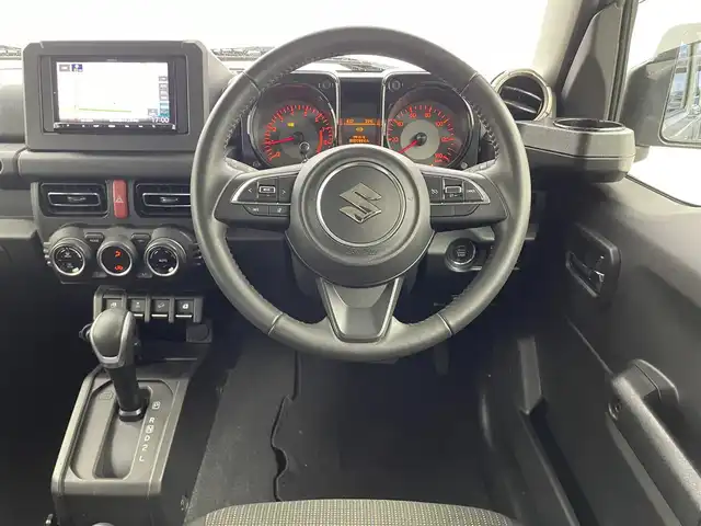 スズキ ジムニー XC 福井県 2023(令5)年 1.4万km ミディアムグレー 4WD/スズキセーフティサポート/ロッソモデロマフラー/社外フューエルリッド/IPFフォグランプ/クルーズコントロール/社外メモリナビ/-フルセグTVCD/DVD/Bluetooth/バックカメラ/ドライブレコーダー/ドアバイザー/フロアマット/前席シートヒーター/純正１６インチAW/プッシュスタート/スマートキー