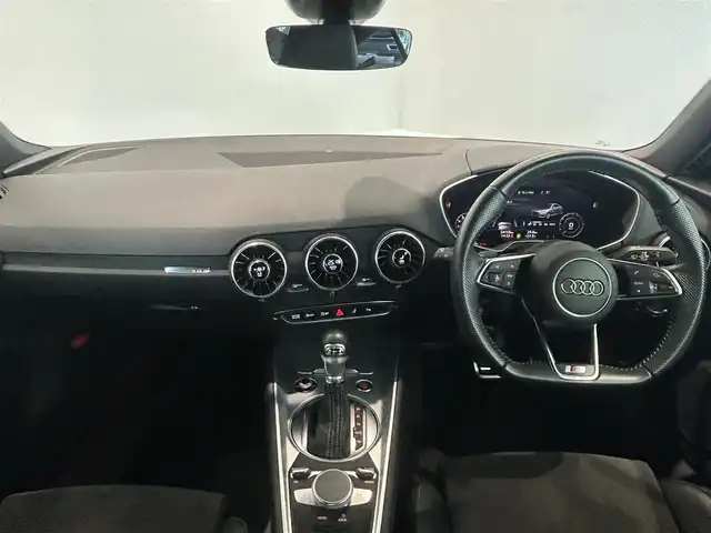 アウディ ＴＴクーペ 40TFSI 愛知県 2020(令2)年 5.5万km 青 ＳラインＰＫＧ　/マトリクスＬＥＤヘッドライト/バーチャルコクピット　/コンフォートＰＫＧ　/ＭＭＩナビゲーション　/バックカメラ　/Ｂｌｕｅｔｏｏｔｈ　/フルセグＴＶ　/コーナーセンサー　/クルーズコントロール/シートヒーター/ＥＴC/アイドリングストップ/ウィンカーミラー