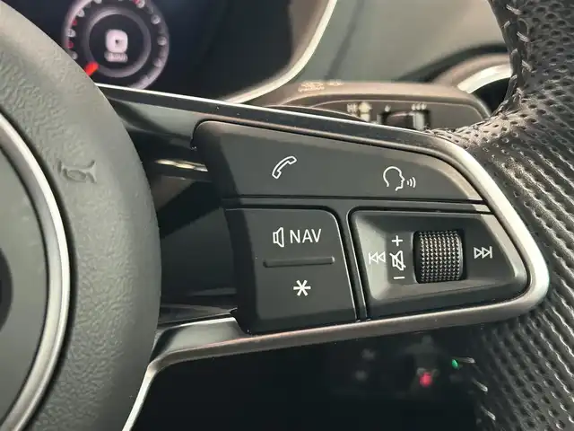 アウディ ＴＴクーペ 40TFSI 愛知県 2020(令2)年 5.5万km 青 ＳラインＰＫＧ　/マトリクスＬＥＤヘッドライト/バーチャルコクピット　/コンフォートＰＫＧ　/ＭＭＩナビゲーション　/バックカメラ　/Ｂｌｕｅｔｏｏｔｈ　/フルセグＴＶ　/コーナーセンサー　/クルーズコントロール/シートヒーター/ＥＴC/アイドリングストップ/ウィンカーミラー