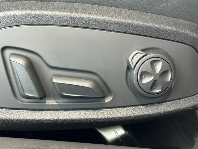 アウディ ＴＴクーペ 40TFSI 愛知県 2020(令2)年 5.5万km 青 ＳラインＰＫＧ　/マトリクスＬＥＤヘッドライト/バーチャルコクピット　/コンフォートＰＫＧ　/ＭＭＩナビゲーション　/バックカメラ　/Ｂｌｕｅｔｏｏｔｈ　/フルセグＴＶ　/コーナーセンサー　/クルーズコントロール/シートヒーター/ＥＴC/アイドリングストップ/ウィンカーミラー