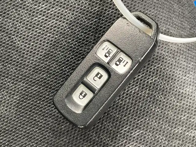 ホンダ Ｎ ＢＯＸ カスタム G SSパッケージ 栃木県 2015(平27)年 4.9万km スマートブラック 純正メモリナビ/（CD/DVD/TV/Bluetooth/SD）/バックカメラ/シティブレーキアクティブシステム/ETC/両側パワースライドドア/チップアップシート/禁煙車/オートライト/HIDヘッドライト/横滑り防止装置/スマートキー/プッシュスタート/アイドリングストップ/ステアリングスイッチ/Fフォグランプ/ドアバイザー/電動格納ミラー/純正14インチアルミホイール/純正フロアマット