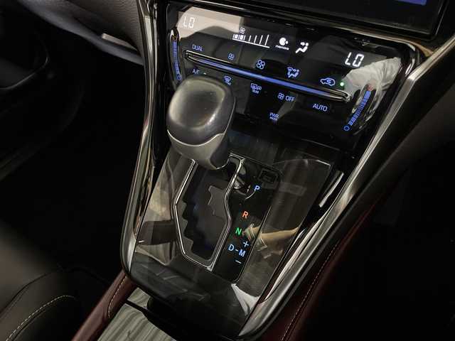 トヨタ ハリアー プレミアム 福岡県 2018(平30)年 3.6万km ホワイトパールクリスタルシャイン ワンオーナー/モデリスタエアロ（F S R）/ALPINEビックX10インチナビゲーション/CD DVD BT HDMI/フルセグテレビ/パノラマサンルーフ/ビルトインETC/社外ドライブレコーダー前/バックカメラ/TSS/パワースライドドア/コーナーセンサー/ハーフレザーシート/クルーズコントロール