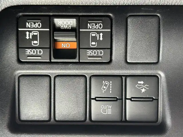 トヨタ ヴォクシー ZS 煌Ⅲ 栃木県 2021(令3)年 3.9万km ホワイトパールクリスタルシャイン トヨタセーフティセンス/純正10インチメモリナビ/フルセグTV/DVD/Bluetooth/MSV/TVキャンセラー/バックカメラ/ビルトインETC2.0/スペアタイヤ/クルーズコントロール/両側パワースライドドア/ハーフレザーシート/2列目ロールサンシェード/シートバックテーブル/クリアランスソナー/LEDヘッドライト/フォグランプ/オートハイビーム/AAC/スマートキー