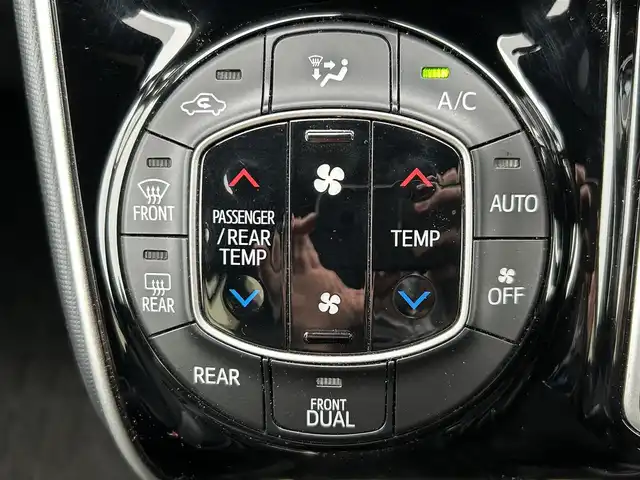 トヨタ ヴォクシー ZS 煌Ⅲ 栃木県 2021(令3)年 3.9万km ホワイトパールクリスタルシャイン トヨタセーフティセンス/純正10インチメモリナビ/フルセグTV/DVD/Bluetooth/MSV/TVキャンセラー/バックカメラ/ビルトインETC2.0/スペアタイヤ/クルーズコントロール/両側パワースライドドア/ハーフレザーシート/2列目ロールサンシェード/シートバックテーブル/クリアランスソナー/LEDヘッドライト/フォグランプ/オートハイビーム/AAC/スマートキー