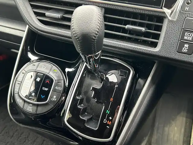 トヨタ ヴォクシー ZS 煌Ⅲ 栃木県 2021(令3)年 3.9万km ホワイトパールクリスタルシャイン トヨタセーフティセンス/純正10インチメモリナビ/フルセグTV/DVD/Bluetooth/MSV/TVキャンセラー/バックカメラ/ビルトインETC2.0/スペアタイヤ/クルーズコントロール/両側パワースライドドア/ハーフレザーシート/2列目ロールサンシェード/シートバックテーブル/クリアランスソナー/LEDヘッドライト/フォグランプ/オートハイビーム/AAC/スマートキー