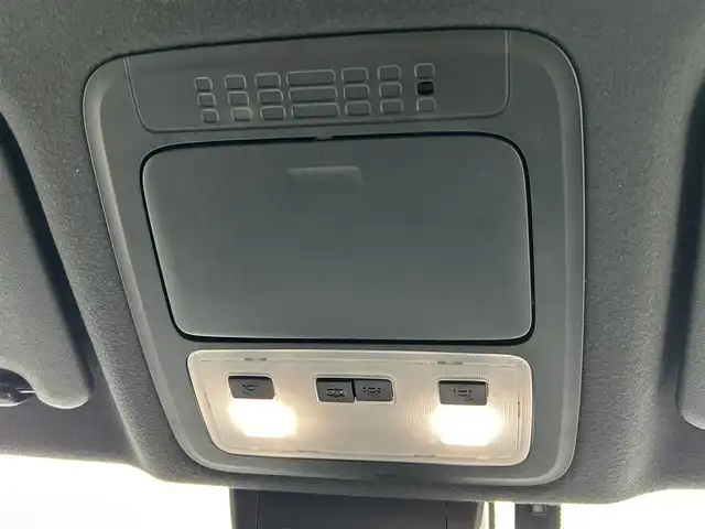 トヨタ ヴォクシー ZS 煌Ⅲ 栃木県 2021(令3)年 3.9万km ホワイトパールクリスタルシャイン トヨタセーフティセンス/純正10インチメモリナビ/フルセグTV/DVD/Bluetooth/MSV/TVキャンセラー/バックカメラ/ビルトインETC2.0/スペアタイヤ/クルーズコントロール/両側パワースライドドア/ハーフレザーシート/2列目ロールサンシェード/シートバックテーブル/クリアランスソナー/LEDヘッドライト/フォグランプ/オートハイビーム/AAC/スマートキー