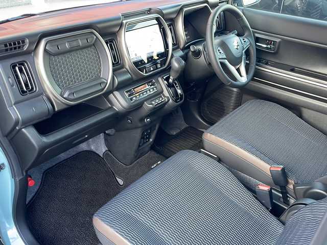 スズキ ハスラー Jスタイル Ⅱ ターボ 青森県 2023(令5)年 2.6万km オフブルーメタリック/ガンメタリック2トーンルーフ 4WD・ターボ/純正9インチナビ・フルセグTV/全方位モニター/CD・DVD・Bluetooth/前席シートヒーター/セーフティサポート/デュアルカメラブレーキサポート/アダプティブクルーズコントロール/ハイビームアシスト/車線逸脱抑制機能/リアパーキングセンサー/パドルシフト/ビルトインETC/シートバックテーブル/純正フロアマット/LEDヘッドライト/LEDフォグランプ/純正15インチアルミ/ルーフレール/プッシュスタート/スマートキー