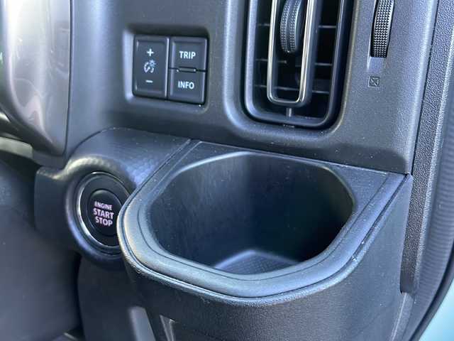 スズキ ハスラー Jスタイル Ⅱ ターボ 青森県 2023(令5)年 2.6万km オフブルーメタリック/ガンメタリック2トーンルーフ 4WD・ターボ/純正9インチナビ・フルセグTV/全方位モニター/CD・DVD・Bluetooth/前席シートヒーター/セーフティサポート/デュアルカメラブレーキサポート/アダプティブクルーズコントロール/ハイビームアシスト/車線逸脱抑制機能/リアパーキングセンサー/パドルシフト/ビルトインETC/シートバックテーブル/純正フロアマット/LEDヘッドライト/LEDフォグランプ/純正15インチアルミ/ルーフレール/プッシュスタート/スマートキー