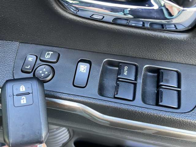 スズキ ハスラー Jスタイル Ⅱ ターボ 青森県 2023(令5)年 2.6万km オフブルーメタリック/ガンメタリック2トーンルーフ 4WD・ターボ/純正9インチナビ・フルセグTV/全方位モニター/CD・DVD・Bluetooth/前席シートヒーター/セーフティサポート/デュアルカメラブレーキサポート/アダプティブクルーズコントロール/ハイビームアシスト/車線逸脱抑制機能/リアパーキングセンサー/パドルシフト/ビルトインETC/シートバックテーブル/純正フロアマット/LEDヘッドライト/LEDフォグランプ/純正15インチアルミ/ルーフレール/プッシュスタート/スマートキー