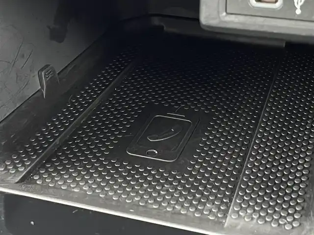 フォルクスワーゲン ＶＷ Ｔ－クロス TSI アクティブ 三重県 2024(令6)年 1.4万km グレー テクノロジーＰＫＧ　/セーフティＰＫＧ　/ディスカバープロＰＫＧ　/純正１６インチアルミ　/アスコットグレー　/ＡＣＣ　/ワイヤレスチャージ　/純正ナビ　/バックカメラ　/ＥＴＣ　/ｉＱドライブ　/ＬＥＤヘッドライト