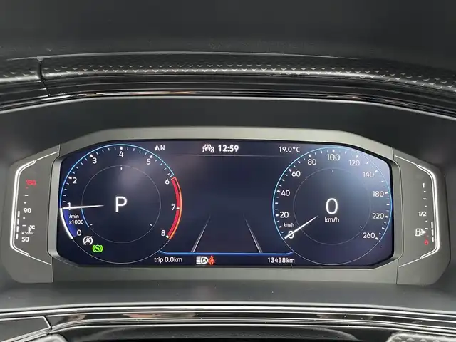 フォルクスワーゲン ＶＷ Ｔ－クロス TSI アクティブ 三重県 2024(令6)年 1.4万km グレー テクノロジーＰＫＧ　/セーフティＰＫＧ　/ディスカバープロＰＫＧ　/純正１６インチアルミ　/アスコットグレー　/ＡＣＣ　/ワイヤレスチャージ　/純正ナビ　/バックカメラ　/ＥＴＣ　/ｉＱドライブ　/ＬＥＤヘッドライト