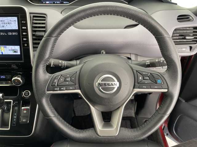 日産 セレナ ハイウェイスター V 愛知県 2022(令4)年 3.1万km マルーンレッド 2トーン プロパイロット/純正10型ナビ/フリップダウンモニター/全方位カメラ/両側パワースライドドア/クルーズコントロール/バックカメラ/ハンズフリースライドドア/コーナーセンサー/純正アルミホイール/LEDヘッドライト/インテリジェントミラー/リアオートエアコン/オートライト/ドライブレコーダー/ETC/衝突軽減システム/CD DVD/Bluetooth/ステアリングスイッチ/スマートキー/プッシュスタート