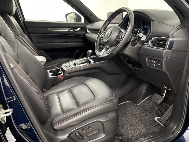 マツダ ＣＸ－５ XD スポーツアピアランス 埼玉県 2022(令4)年 4.7万km ディープクリスタルブルーマイカ 純正10.25インチナビ/(Bluetooth/USB/AM/FM)/地デジフルセグ/全方位カメラ/前後ドライブレコーダー/ETC/アダプティブクルーズコントロール/車線逸脱警報/衝突軽減ブレーキ/クリアランスソナー/アイドリングストップ/パワーバックドア/パドルシフト/運転席・助手席シートヒーター/ステアリングヒーター/置くだけ充電/電子パーキングシステム/オートブレーキホールド/フロント＆リアバンパーガーニッシュ/クラッディング／ボディロアガーニッシュ/プッシュスタート/ステアリングリモコン/純正フロアマット/純正19インチアルミホイール
