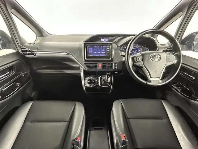 トヨタ エスクァイア ハイブリッド Gi 佐賀県 2019(令1)年 3.4万km ブラック ディーラー純正ワイドナビ/フルセグTV/Bluetooth/FM/AM/バックカメラ/合皮シート/シートヒーター/Wオートエアコン/両側パワースライドドア/ビルトインETC/コーナーセンサー/メーカーオプションサウンドスピーカー/革巻きステアリング/トヨタセーフティセンス/PCS・２DA/オートマチックハイビーム/クルーズコントロール