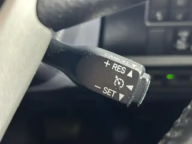 トヨタ エスクァイア ハイブリッド Gi 佐賀県 2019(令1)年 3.4万km ブラック ディーラー純正ワイドナビ/フルセグTV/Bluetooth/FM/AM/バックカメラ/合皮シート/シートヒーター/Wオートエアコン/両側パワースライドドア/ビルトインETC/コーナーセンサー/メーカーオプションサウンドスピーカー/革巻きステアリング/トヨタセーフティセンス/PCS・２DA/オートマチックハイビーム/クルーズコントロール