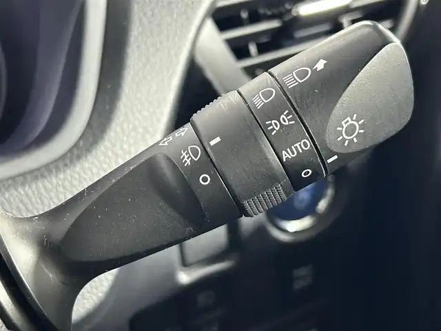 トヨタ エスクァイア ハイブリッド Gi 佐賀県 2019(令1)年 3.4万km ブラック ディーラー純正ワイドナビ/フルセグTV/Bluetooth/FM/AM/バックカメラ/合皮シート/シートヒーター/Wオートエアコン/両側パワースライドドア/ビルトインETC/コーナーセンサー/メーカーオプションサウンドスピーカー/革巻きステアリング/トヨタセーフティセンス/PCS・２DA/オートマチックハイビーム/クルーズコントロール