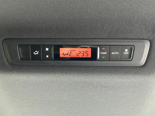 トヨタ エスクァイア ハイブリッド Gi 佐賀県 2019(令1)年 3.4万km ブラック ディーラー純正ワイドナビ/フルセグTV/Bluetooth/FM/AM/バックカメラ/合皮シート/シートヒーター/Wオートエアコン/両側パワースライドドア/ビルトインETC/コーナーセンサー/メーカーオプションサウンドスピーカー/革巻きステアリング/トヨタセーフティセンス/PCS・２DA/オートマチックハイビーム/クルーズコントロール