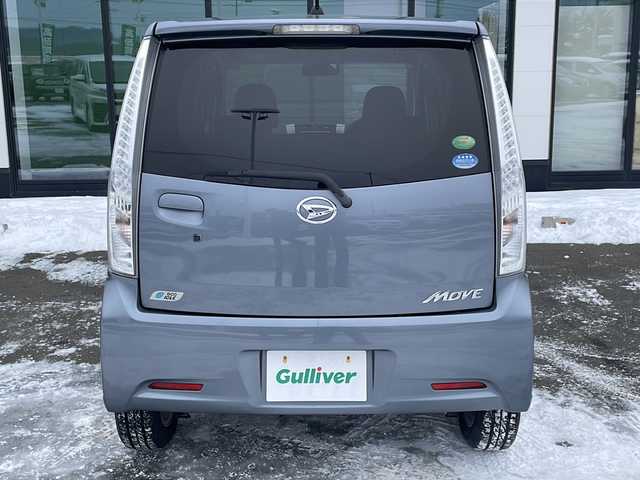 ダイハツ ムーヴ カスタム X SA 道東・釧路十勝 2013(平25)年 10.4万km リキッドシルバーM ・４WD/・社外HDDナビ/（HDD CD DVD MD)/・衝突被害軽減システム/・横滑り防止装置/・アイドリングストップ/・ETC/・電動格納ミラー/・ウィンカーミラー/・プッシュスタート/・スマートキー/・純正フロアマット/・純正ドアバイザー/・純正14インチアルミホイール/・LEDヘッドライト/・ハロゲンフォグライト/・オートライト/・取扱説明書