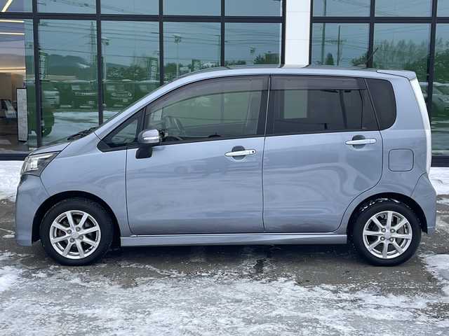 ダイハツ ムーヴ カスタム X SA 道東・釧路十勝 2013(平25)年 10.4万km リキッドシルバーM ・４WD/・社外HDDナビ/（HDD CD DVD MD)/・衝突被害軽減システム/・横滑り防止装置/・アイドリングストップ/・ETC/・電動格納ミラー/・ウィンカーミラー/・プッシュスタート/・スマートキー/・純正フロアマット/・純正ドアバイザー/・純正14インチアルミホイール/・LEDヘッドライト/・ハロゲンフォグライト/・オートライト/・取扱説明書