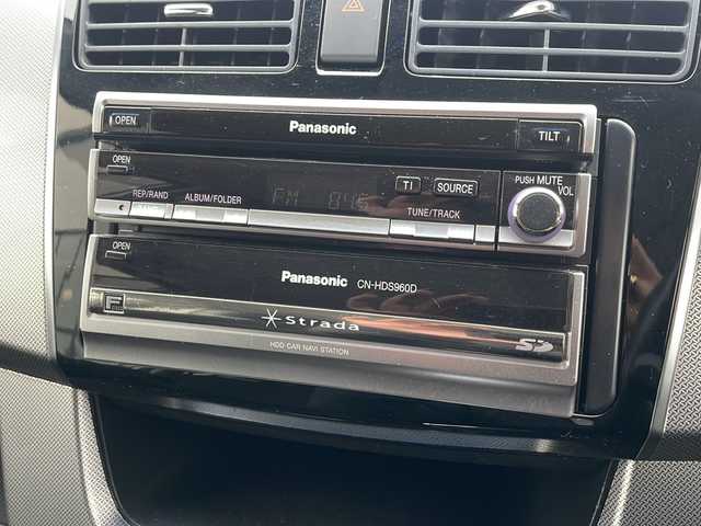 ダイハツ ムーヴ カスタム X SA 道東・釧路十勝 2013(平25)年 10.4万km リキッドシルバーM ・４WD/・社外HDDナビ/（HDD CD DVD MD)/・衝突被害軽減システム/・横滑り防止装置/・アイドリングストップ/・ETC/・電動格納ミラー/・ウィンカーミラー/・プッシュスタート/・スマートキー/・純正フロアマット/・純正ドアバイザー/・純正14インチアルミホイール/・LEDヘッドライト/・ハロゲンフォグライト/・オートライト/・取扱説明書